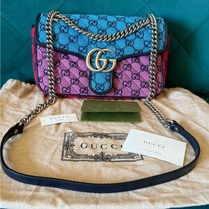 Authentic Gucci GG Marmont Small Flap Bag
Diagonal Quilted GG Canvas